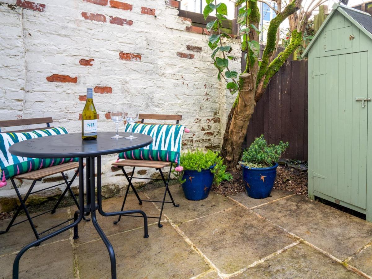 Quarry Cottage Courtyard Garden Pass The Keys 赛伦塞斯特 外观 照片