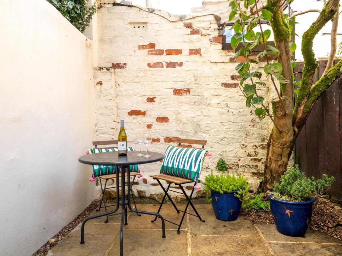 Quarry Cottage Courtyard Garden Pass The Keys 赛伦塞斯特 外观 照片